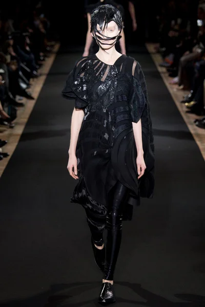 Look 4
